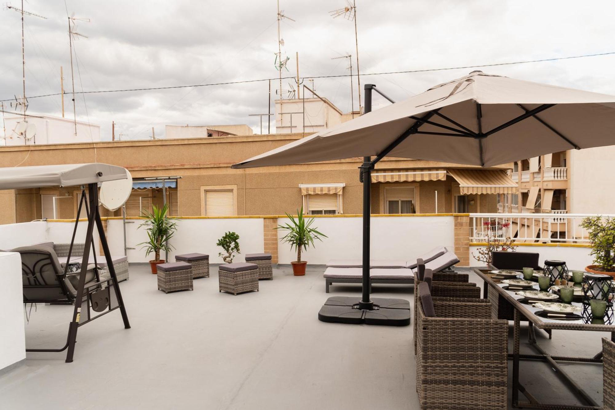 Parsami Suites Santa Pola Habitación foto